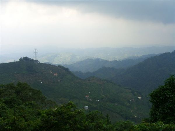 迷濛的山景