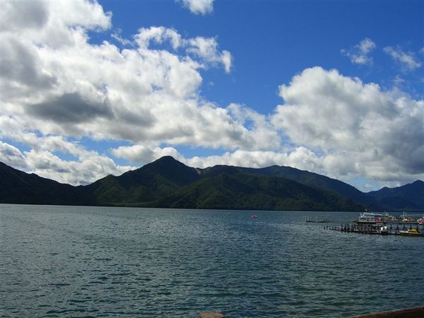 除了湖景本身美外，也拜天氣之賜，才能欣賞到這樣醉人的景致