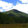 一旁再見男體山。二荒山神社的奧宮即位於男體山頂，由勝道上人創建於782年