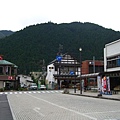 車站前的景致。我真的很喜歡日光，有自然美景、有文化遺產、有溫泉美食，還有小鎮風情與人情味