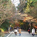 東福寺遊人如織，若是紅葉見頃時，這裡更是塞爆。東福寺在京都五山中排名第四，在禪宗的地位也相當高