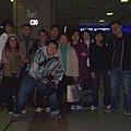 2007-10-30我們又辦家族旅行囉！早上6點半最先抵達台北車站的11人來張合照