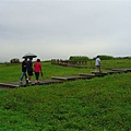 大夥沿著步道緩緩上行