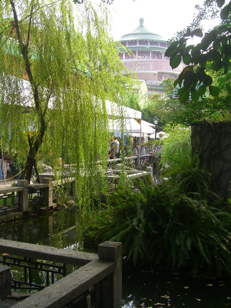 國立歷史博物館園區一景。原本9點才開放入場，但是可能看人太多，所以8點就開始入場了，讓我們沒有等到超級久