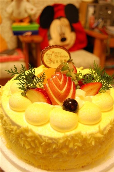 2009-01-09是個重要的日子─老爸老媽結婚29周年紀念日，老爸神秘地買了個蛋糕
