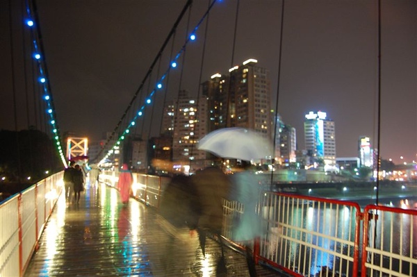 碧潭吊橋的夜景