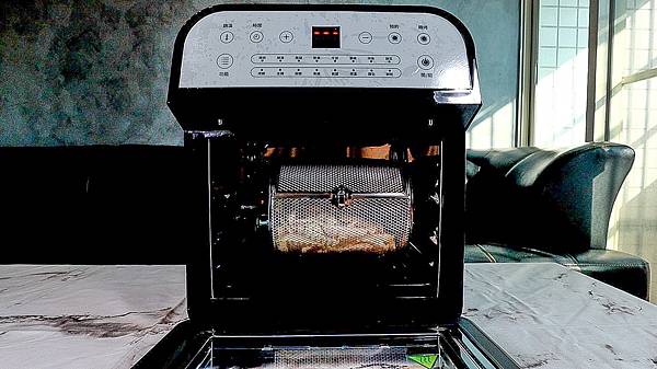 S__66142212 小店家小家庭必備 | 比氣炸鍋好用百倍 | SANSUI山水 | 12L旋風溫控智能氣炸烤箱SAF-553N | 自動轉烤 |