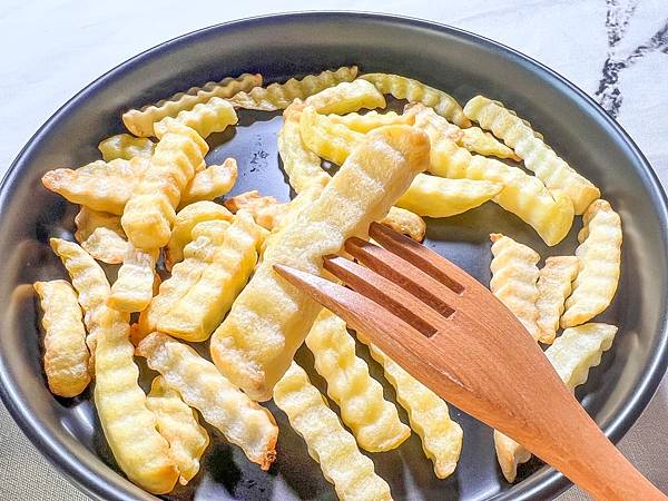 S__66052123 小店家小家庭必備 | 比氣炸鍋好用百倍 | SANSUI山水 | 12L旋風溫控智能氣炸烤箱SAF-553N | 自動轉烤 |