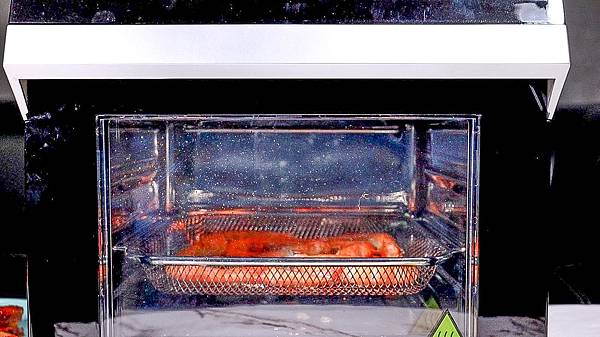 S__66142228 小店家小家庭必備 | 比氣炸鍋好用百倍 | SANSUI山水 | 12L旋風溫控智能氣炸烤箱SAF-553N | 自動轉烤 |