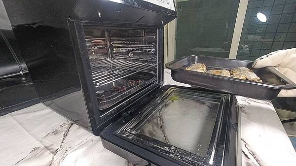 S__66142229 小店家小家庭必備 | 比氣炸鍋好用百倍 | SANSUI山水 | 12L旋風溫控智能氣炸烤箱SAF-553N | 自動轉烤 |