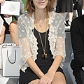 Alexa_Chung_Frontrow.jpg