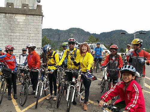 到達阿里山國家公園門口 下車準備騎乘狀況6.jpg