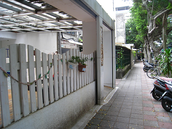 2010.03.28 漫遊民生社區 045.jpg