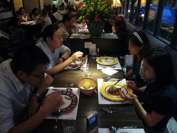 怡秀回台聚餐於東區日光寒舍（2007_0805）