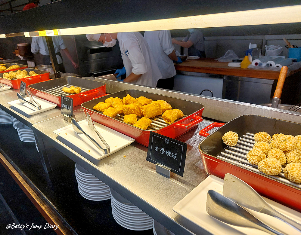 桃園村民食堂-廚窗港點/ 圖片來源:Betty's Jump Diary