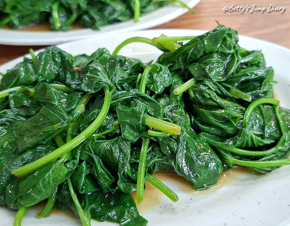 【苗栗通霄】滷飄香川味牛肉麵，超軟爛大塊牛肉，高CP值！在地