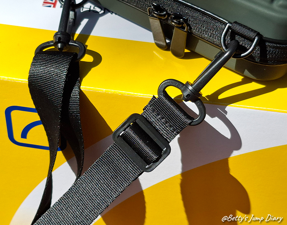 【長途旅行必備】Travel Blue 藍旅禮盒評價頸枕+ 【長途旅行必備】Travel Blue 藍旅禮盒評價頸枕+