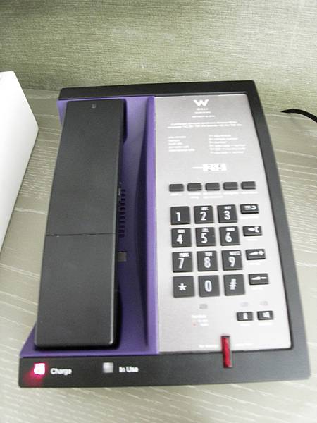 紫色電話
