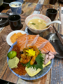 【食記】一樂漁場生魚片丼飯專賣店永和得和路人氣日料,生魚片 【食記】一樂漁場生魚片丼飯專賣店永和得和路人氣日料,生魚片