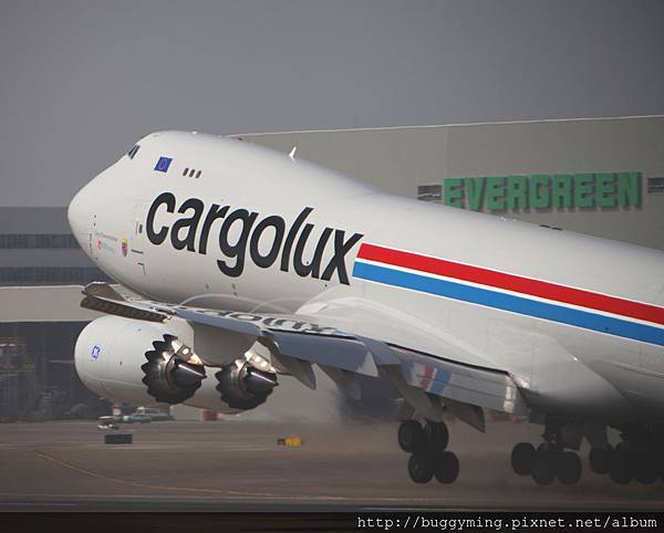 CARGOLUX TACK-OFF 747-800  