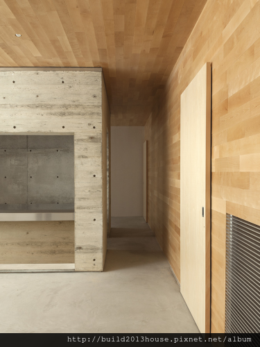 wood-paneling-interior-minimalist-house-design-idea6-375x500.png