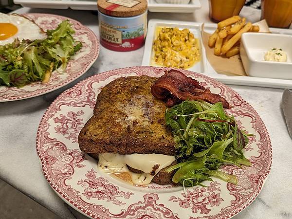 【台中美食】西蒙奶奶法國家鄉廚房。一秒飛法國 裝潢跟食材全部