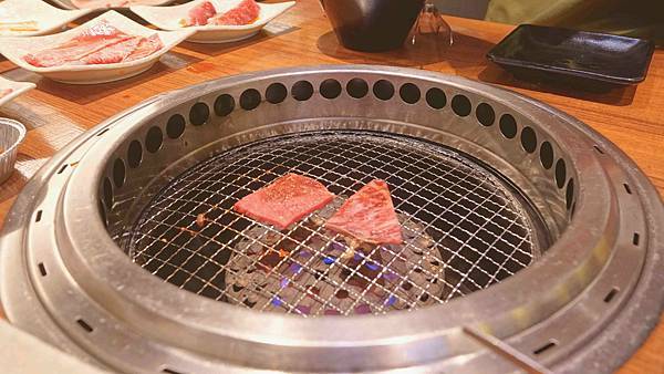 【台北美食】上村牧場。只要1499就可以和牛吃到飽 超酷送餐 【台北美食】上村牧場。只要1499就可以和牛吃到飽 超酷送餐