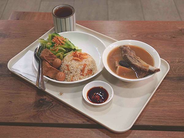 【台北美食】顏氏肉骨茶。正宗道地馬來西亞風味 中崙市場美食街 【台北美食】顏氏肉骨茶。正宗道地馬來西亞風味 中崙市場美食街