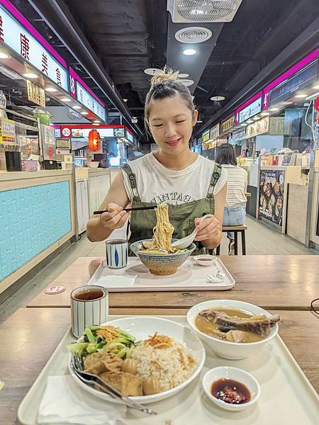 【台北美食】顏氏肉骨茶。正宗道地馬來西亞風味 中崙市場美食街 【台北美食】顏氏肉骨茶。正宗道地馬來西亞風味 中崙市場美食街