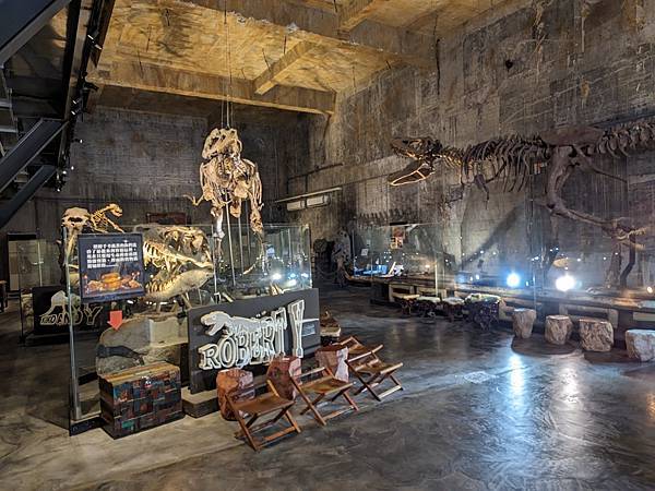 【宜蘭親子景點】Robert Y廢墟暴龍館。全球第二完整的恐 【宜蘭親子景點】Robert Y廢墟暴龍館。全球第二完整的恐