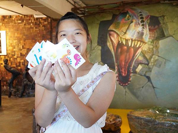 【宜蘭親子景點】Robert Y廢墟暴龍館。全球第二完整的恐 【宜蘭親子景點】Robert Y廢墟暴龍館。全球第二完整的恐