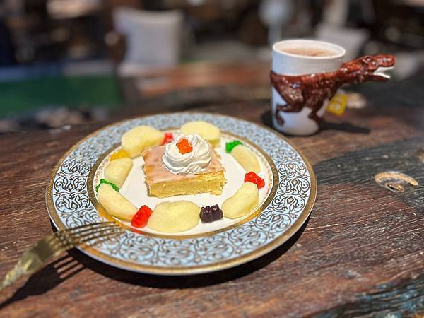 【宜蘭親子景點】Robert Y廢墟暴龍館。全球第二完整的恐 【宜蘭親子景點】Robert Y廢墟暴龍館。全球第二完整的恐