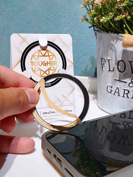 所有保護殼都可以用的【TOUGHER金屬磁吸環】。超薄輕巧 所有保護殼都可以用的【TOUGHER金屬磁吸環】。超薄輕巧