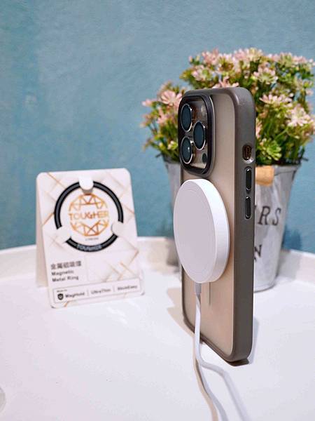 所有保護殼都可以用的【TOUGHER金屬磁吸環】。超薄輕巧 所有保護殼都可以用的【TOUGHER金屬磁吸環】。超薄輕巧