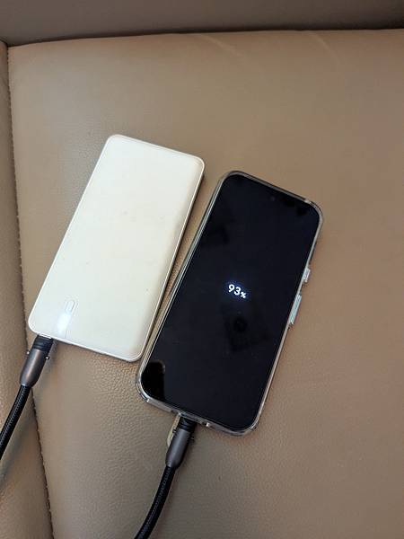 一條兩用【TOUGHER編織掛繩急速充電線】。包包裡終於不用 一條兩用【TOUGHER編織掛繩急速充電線】。包包裡終於不用