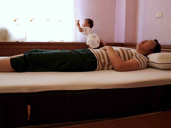 讓人離不開的舒服【德國Emma 石墨烯黑鑽系列】怎麼睡都好好 讓人離不開的舒服【德國Emma 石墨烯黑鑽系列】怎麼睡都好好