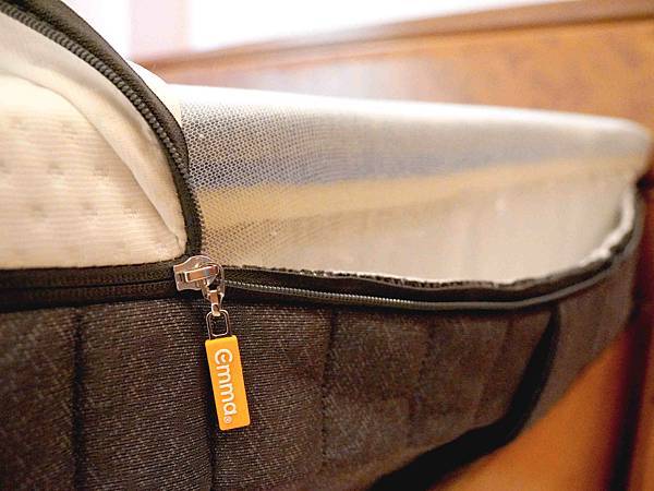 讓人離不開的舒服【德國Emma 石墨烯黑鑽系列】怎麼睡都好好 讓人離不開的舒服【德國Emma 石墨烯黑鑽系列】怎麼睡都好好