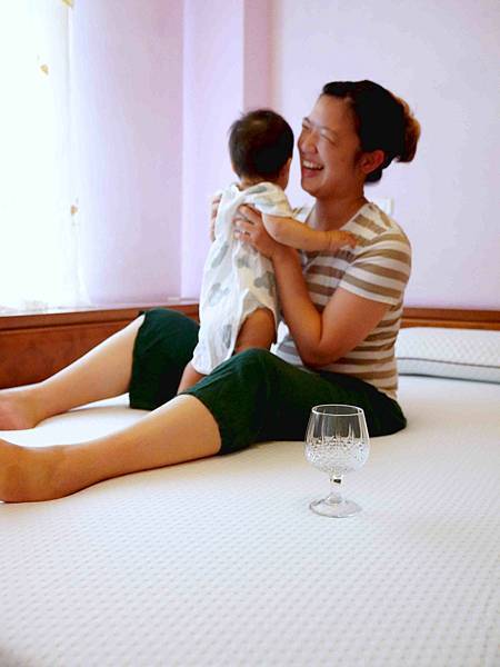 讓人離不開的舒服【德國Emma 石墨烯黑鑽系列】怎麼睡都好好 讓人離不開的舒服【德國Emma 石墨烯黑鑽系列】怎麼睡都好好