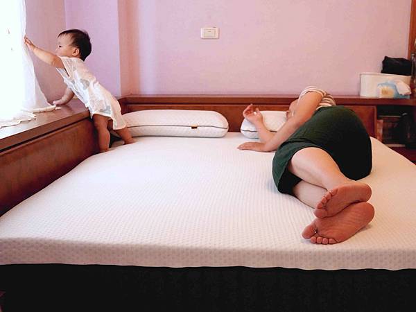 讓人離不開的舒服【德國Emma 石墨烯黑鑽系列】怎麼睡都好好 讓人離不開的舒服【德國Emma 石墨烯黑鑽系列】怎麼睡都好好