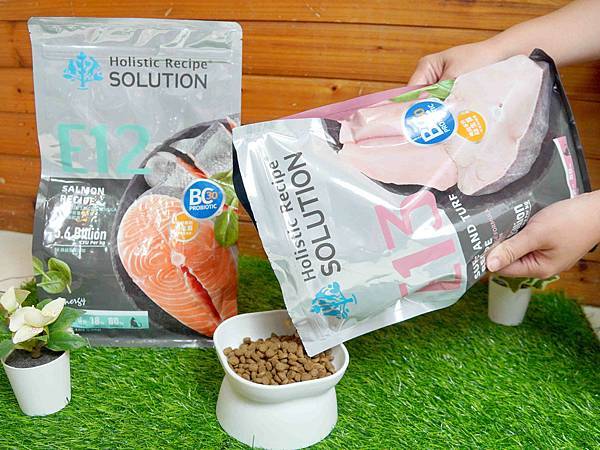 【益生菌貓糧開箱】耐吉斯Energy系列。清貓砂時終於不用再 【益生菌貓糧開箱】耐吉斯Energy系列。清貓砂時終於不用再