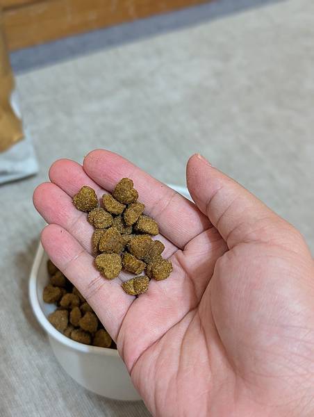 【寵糧推薦】靈萃 Vigor&Sage 讓挑嘴貓愛不釋口的 【寵糧推薦】靈萃 Vigor&Sage 讓挑嘴貓愛不釋口的