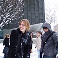 下課後同學開始打雪仗