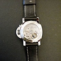 透明的錶背是1950款的標準配備.jpg