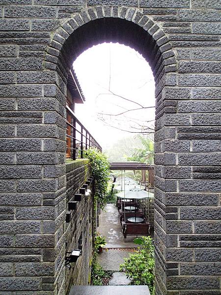 雖然很冷但也要轉往戶外走走去囉