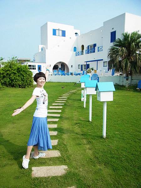 平常很少穿裙子.來這怕熱不穿褲子.穿裙子可防曬又涼爽呀!