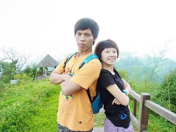 有點欠揍的兩個人.是拍夠了沒.哈哈