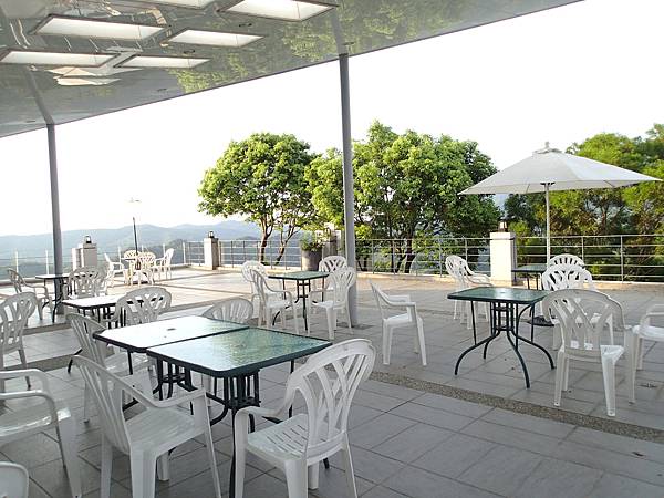 接著來去餐廳2人看看有何不同