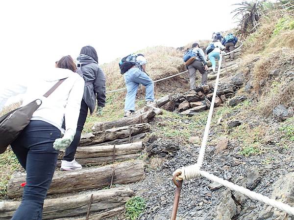 對天才小個子來說.腳要抬很高也很吃力