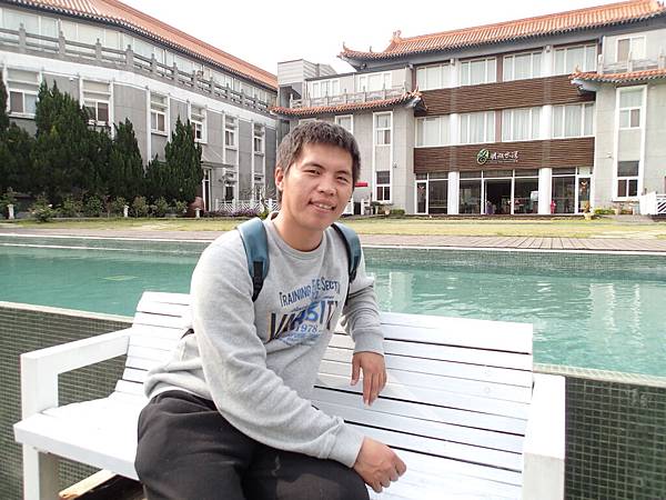 明湖水漾會館裡也有一個游泳池.規模不大拉!