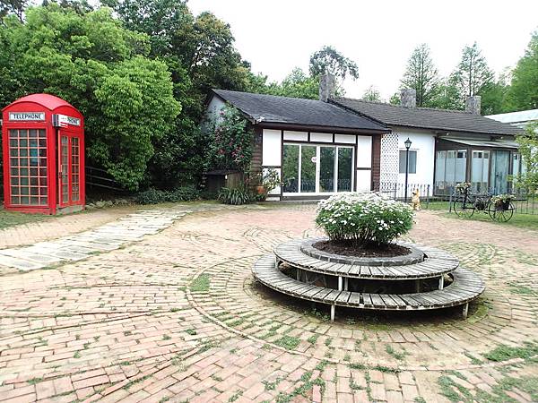 這廣場很像置身國外的感覺